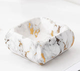 Cendrier design en marbre blanc