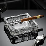 cendrier en verre transparent
